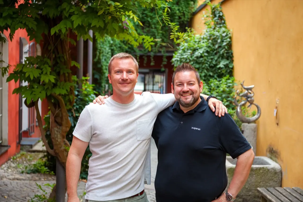 Die Knuffel-Gründer Sebastian Kaiser (links) und Stefan Antonelli (rechts).
